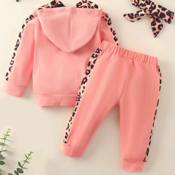 Girls Hoodies & Matching Jogger Pants & Headband With Leopard Print - Picture 2 of 5